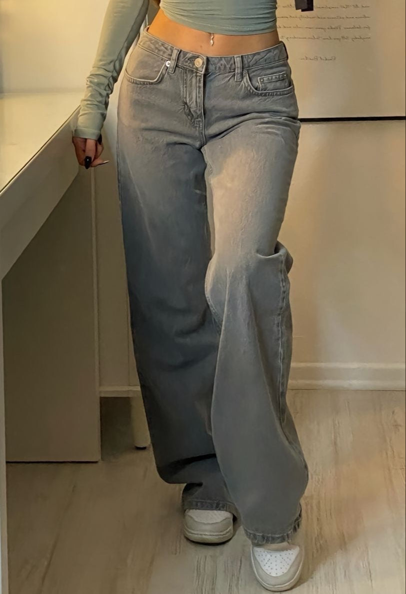 BIA Jeans mit niedriger Taille